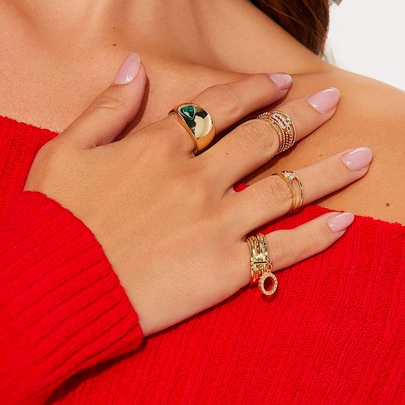 Fashion Nova Jewelry - 💍✨🌟NWT 4-Piece Gold & Jewel Ring Set✨🌟💍